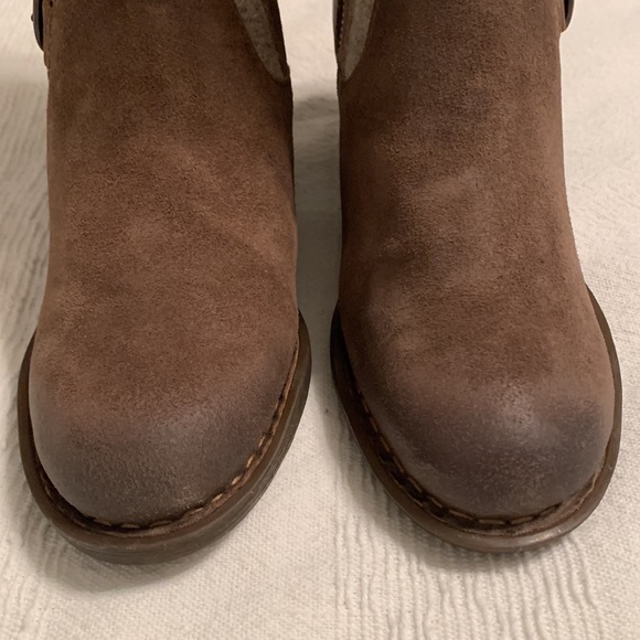 New Born leather boots with Aztec design - Picture 3 of 7